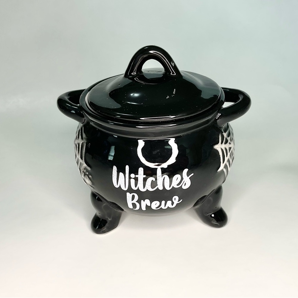 Witches Black Ceramic Cauldron with Lid